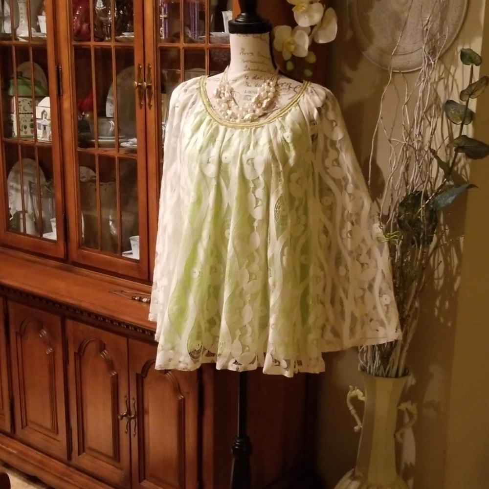 GORGEOUS Crocheted Blouse